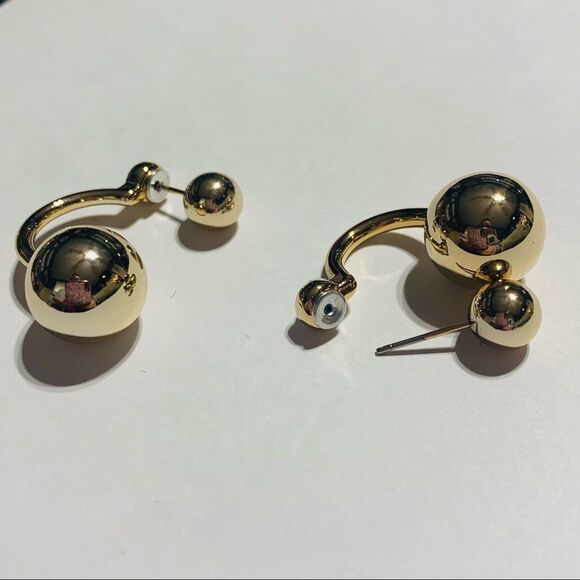 Unique Earrings! Gold Toned! Light Weight! - Picture 2 of 4